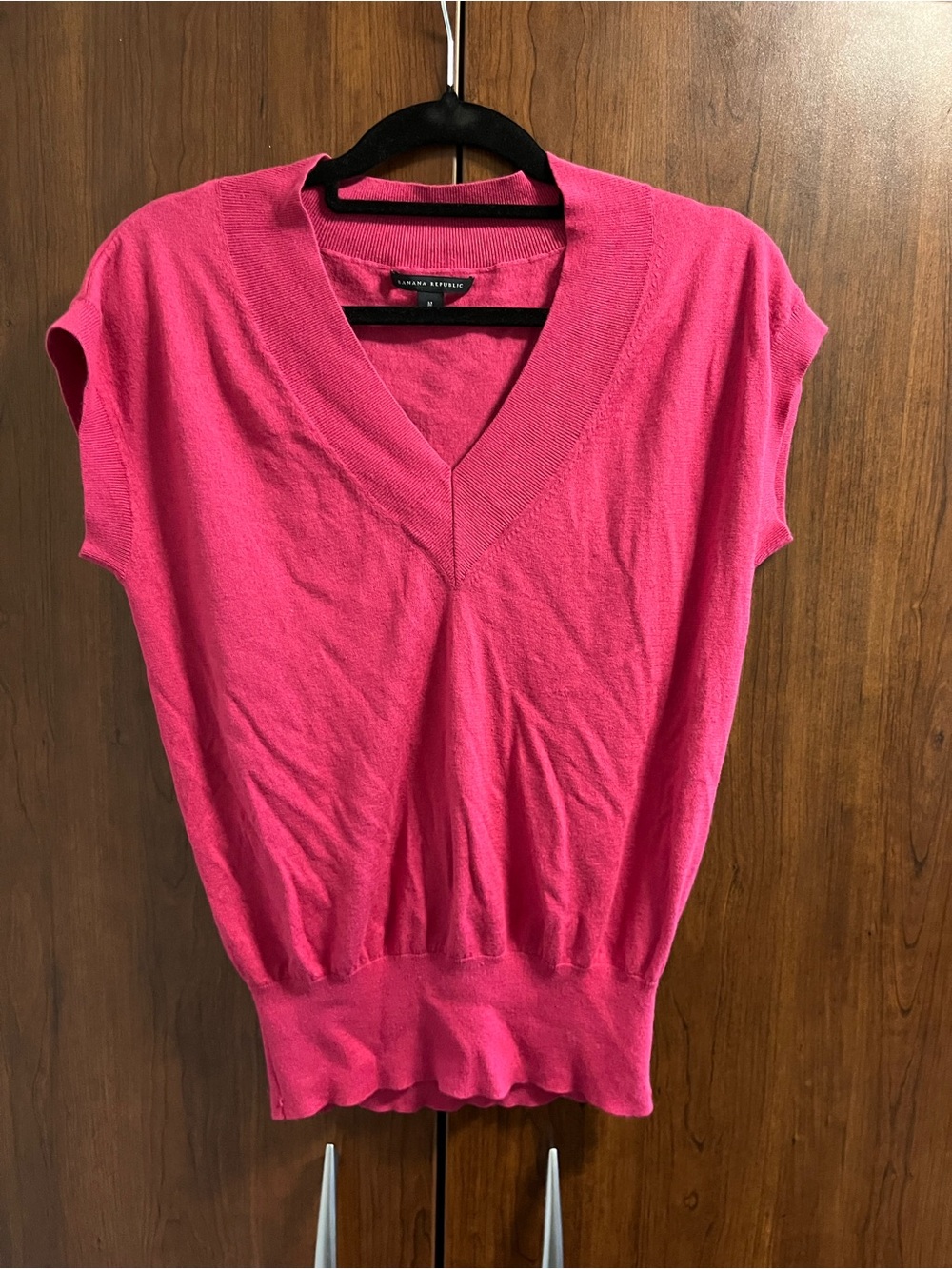 Banana Republic Hot Pink V-Neck Sleeveless Knit Top